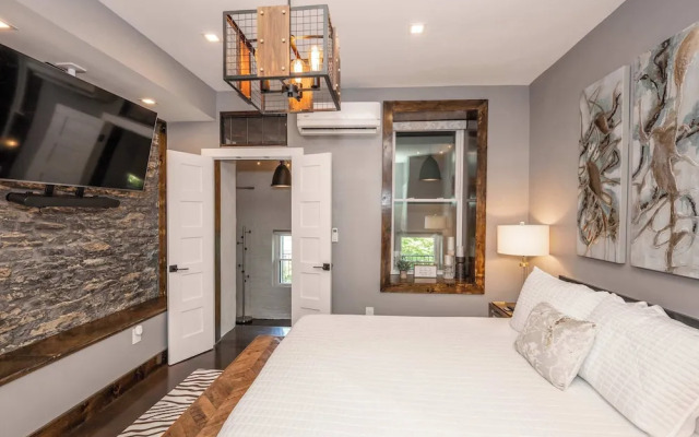 Luxury Mt. Adams Retreat Apt 1