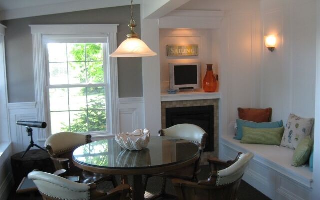 Island View Inn