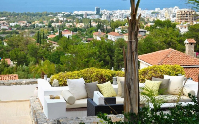 Villa Alex by Amy Villas