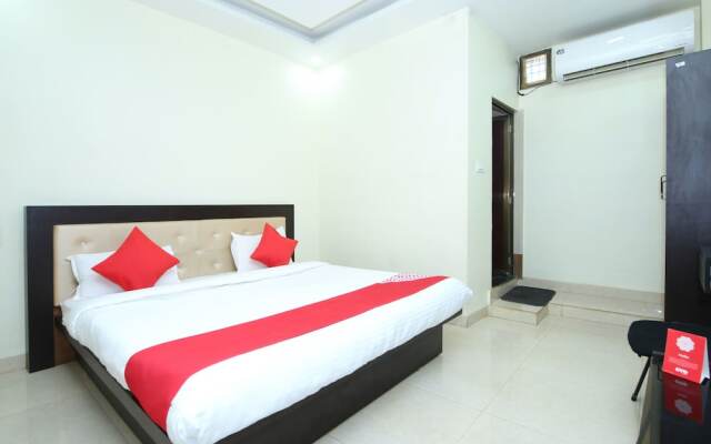 OYO 12407 Hotel Shri Radha ISBT