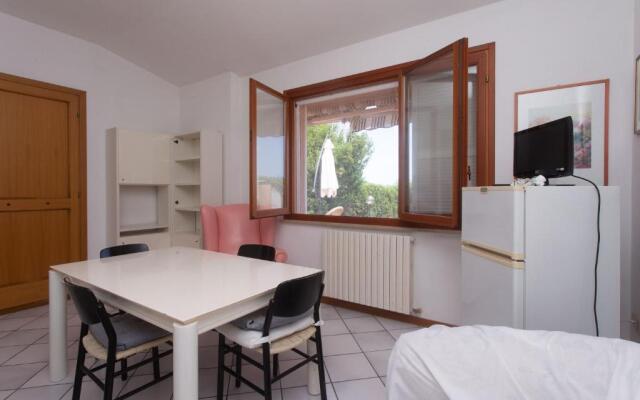 N57 - Numana, Villa Con Giardino a 200mt Dal Mare