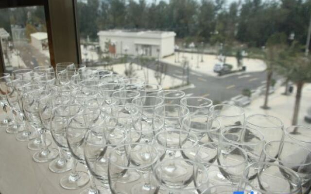 Pearl Bay Hotel