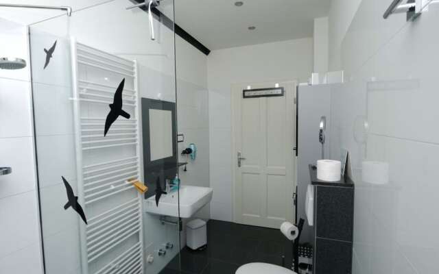 Fischer 2 Modern Retreat