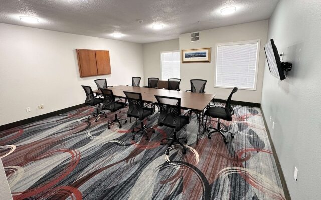 GrandStay Residential Suites