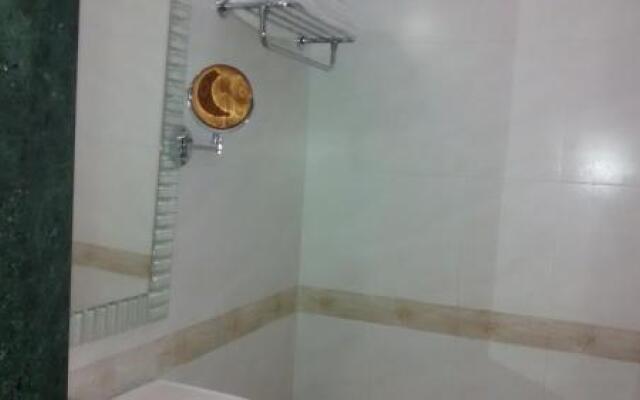 Wingston A TreeHouse Hotel Mathura