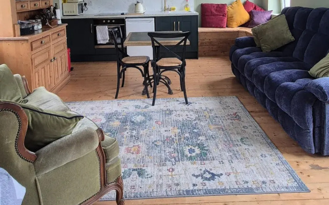 Apartment-sleeps2-parking-garden-patio