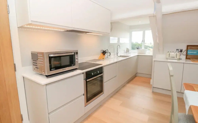 7 The Manor House, Hillfield Village
