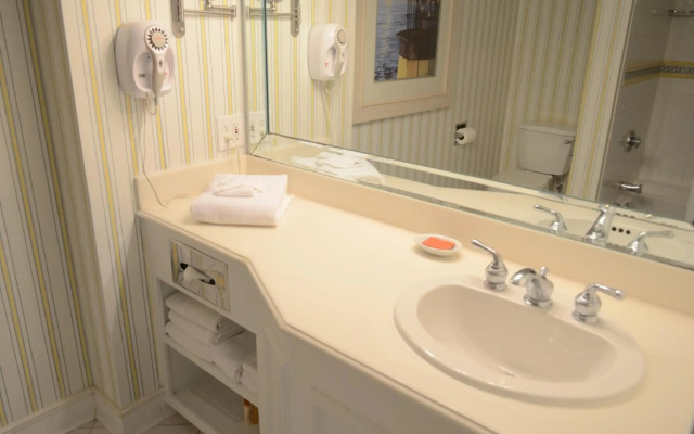 Kemah Boardwalk Inn