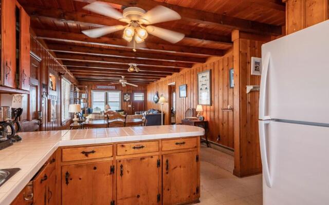 Lowe Tide by Oak Island Accommodations