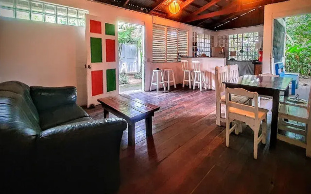 Arana House