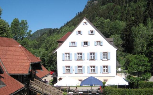 Hotel Hofgut Sternen - Wohnen in Kunst und Kultur