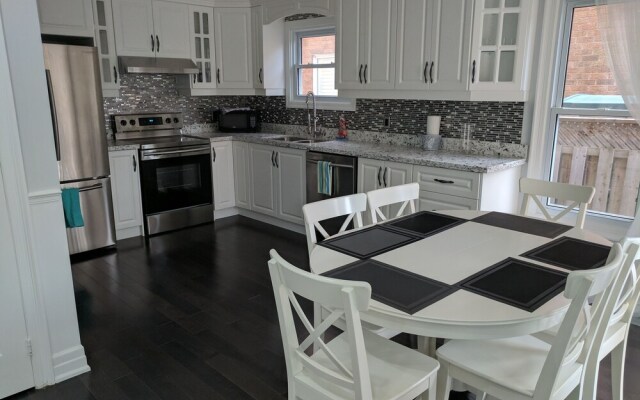 QuickStay - Beautiful 5bdrm House in Vaughan