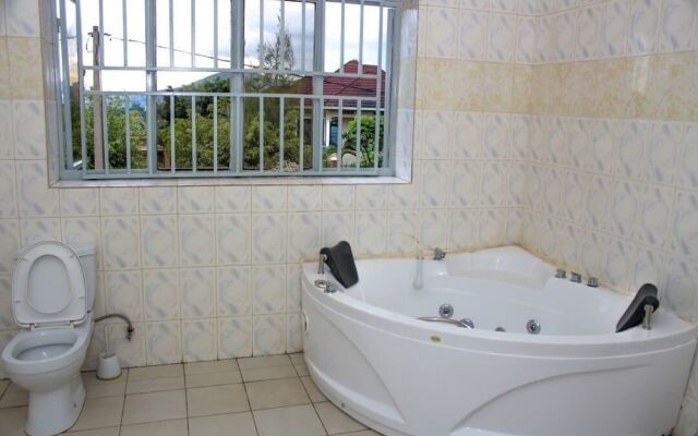 Azalea Guest House Gisozi