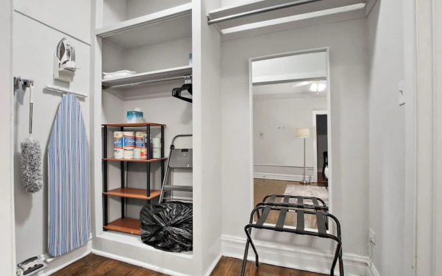 Modern and Minimalist Studio Apartment