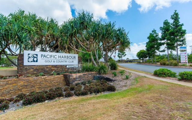 Huge top Floor Unit Across the Road....waterfront!!