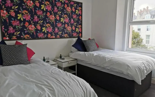 Beautiful 2-bed Seaview Apartment in Plymouth