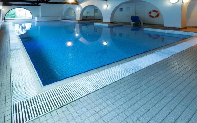 Europa Gatwick Hotel & Spa