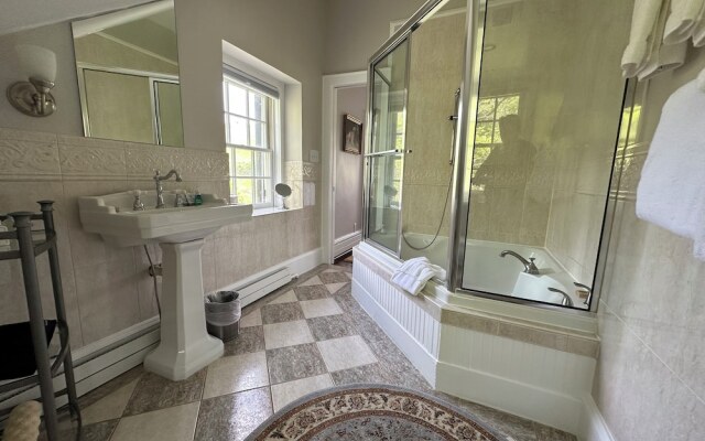 Goodstone Inn & Restaurant