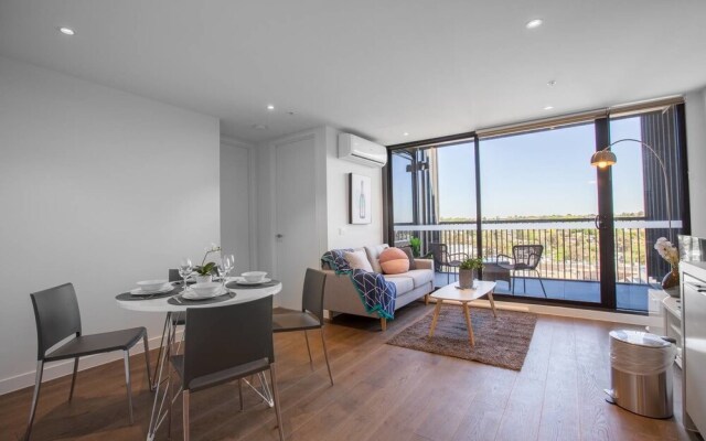 Wow Apartment In Boxhill Central Near Hospital