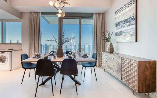 Exclusive Sea View Apartment on the Arabian Gulf