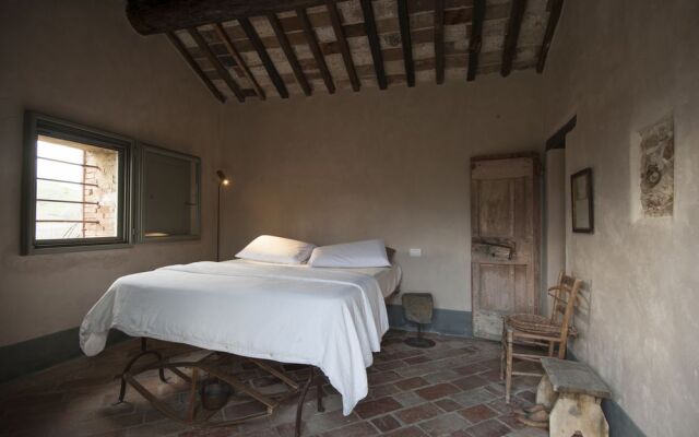 Follonico 4 Suite B&B