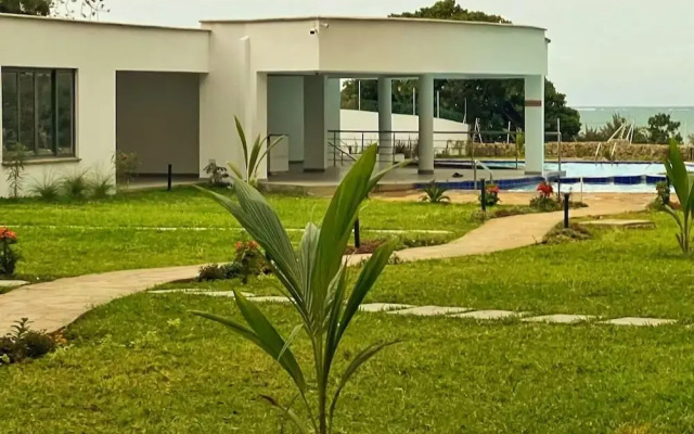 Nyali Beachfront Apartments Baobab waves