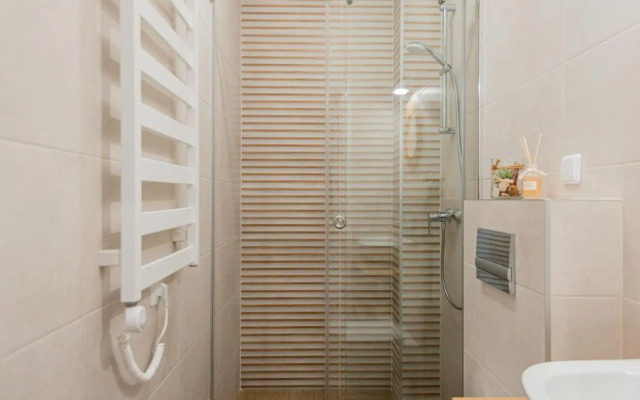 BOHO BEACH STUDIO su terasa ir baseinu