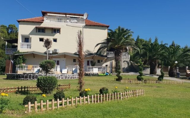 Koviou Holiday Village