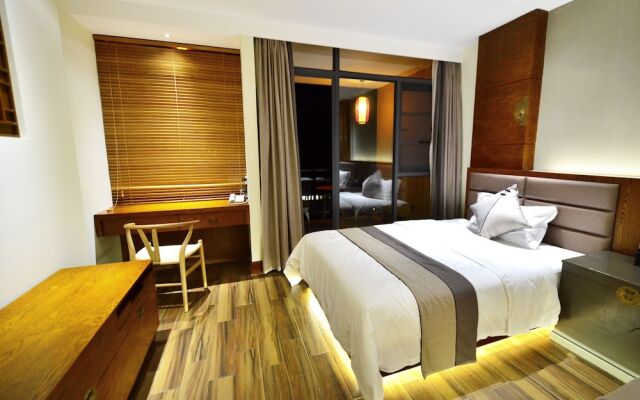 CTN LiRiver Boutique Hotel