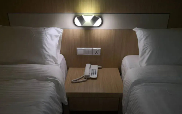 Walk In Hotel