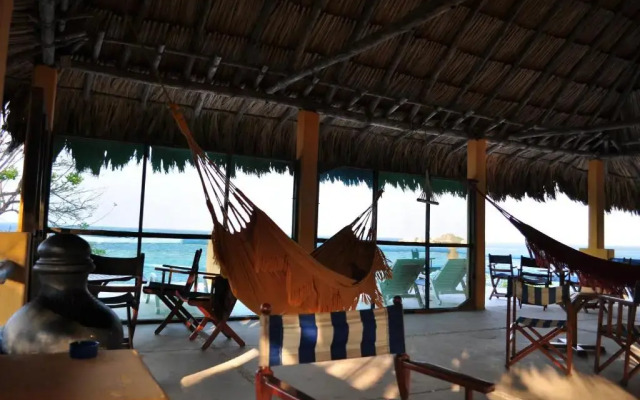 Isla del Pirata Hotel & Beach Club