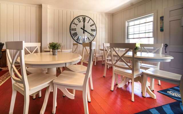 Surfside Inn Chatham