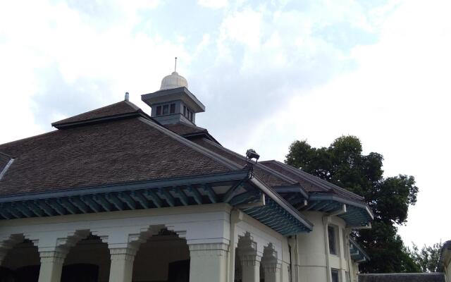 RedDoorz Syariah near Stasiun Purwosari