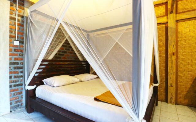 Indopurejoy House - Komala Indah Cottages - Hostel