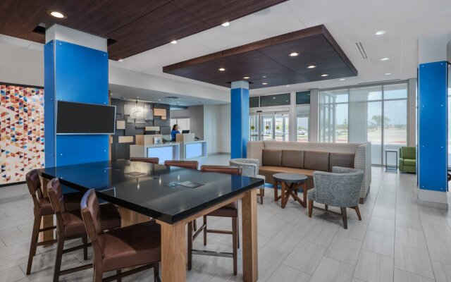 Holiday Inn Express & Suites Bryan - College Station by IHG