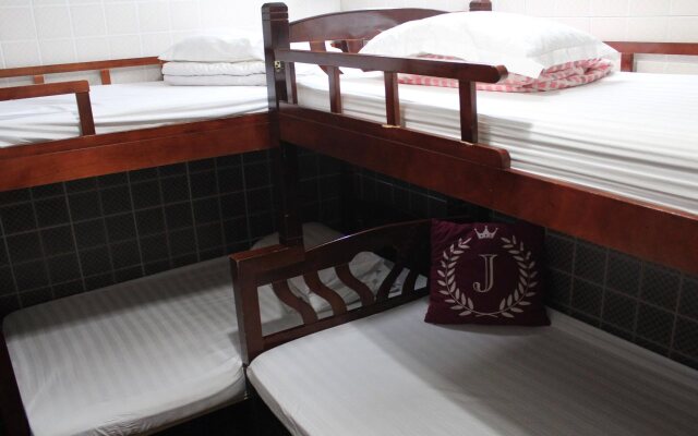 Very Good Hotel