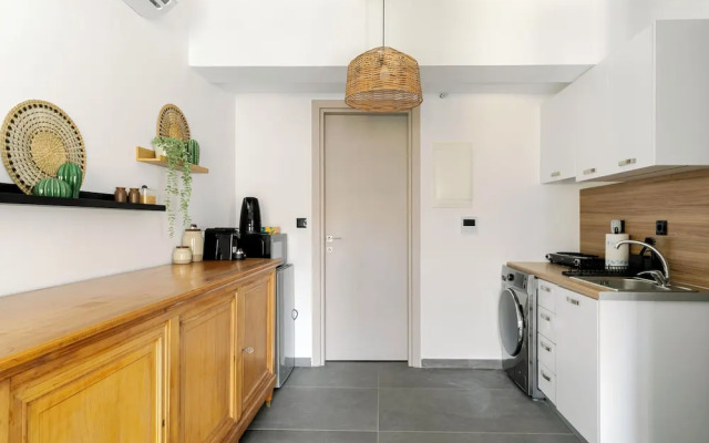 Zeni Stylish Studio W Balcony in Athens