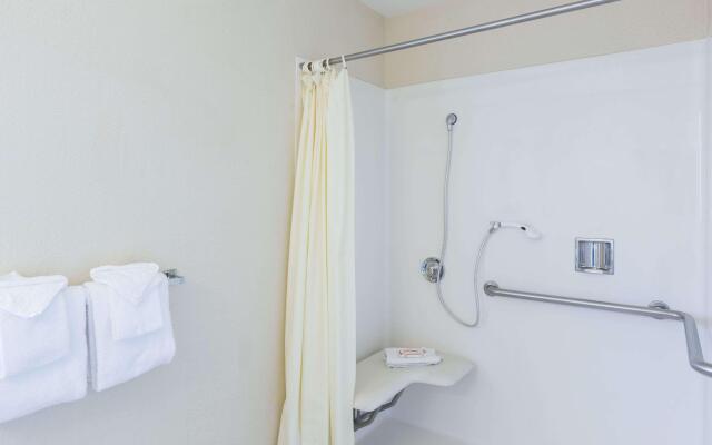 Travelodge by Wyndham Santa Rosa Wine Country