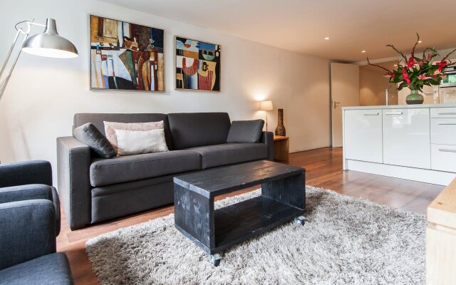 Rembrandtplein Apartment Suites