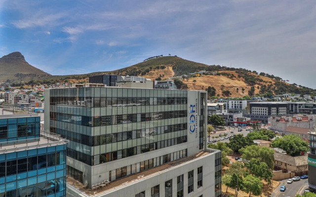 Sixteen on Bree 1425 by CTHA