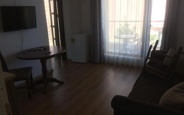 Villa Milagro Apartments