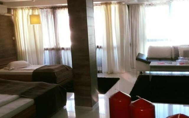 Hotel Acktion