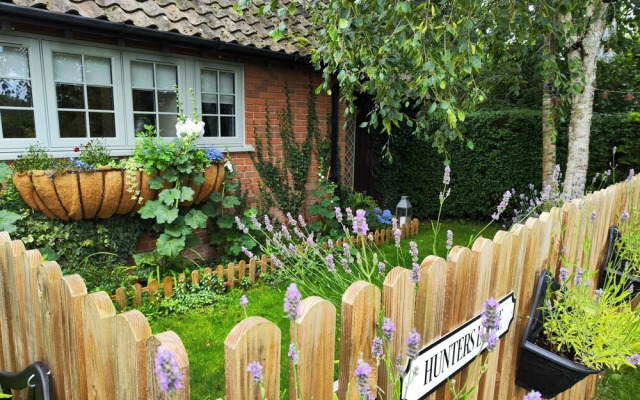 Hunters Lodge