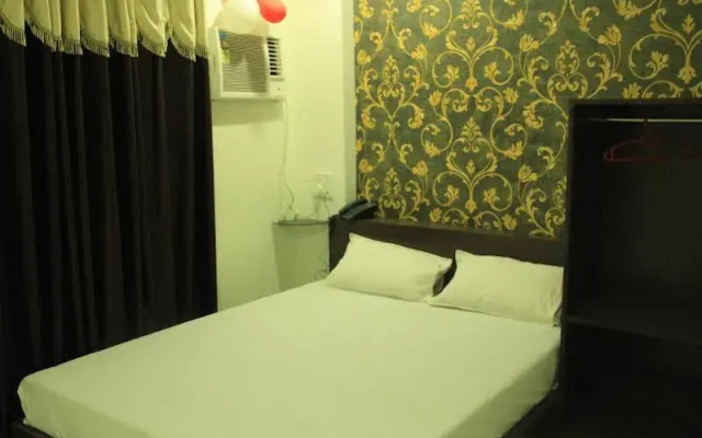 Hotel Divine Inn