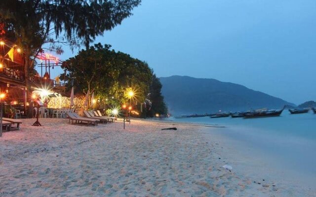 Zanom Sunrise Beach Resort