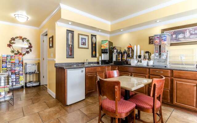 Rodeway Inn & Suites Jacksonville near Camp Lejeune