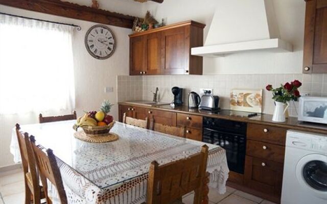 Lithos Holiday Villas