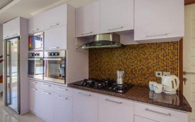 Golden Palm Villa