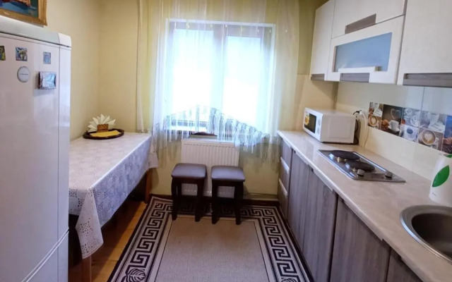 Котедж "Хата край села"