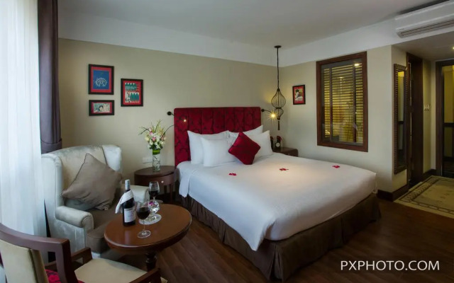 La Siesta Classic Ma May